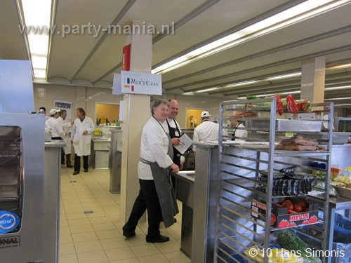 100318_233_ikbendebestetv_hans_partymania