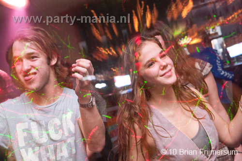 100319_046_seven_partymania