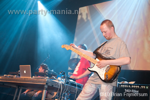 100320_018_apaert_partymania