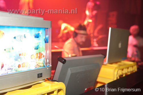 100320_030_apaert_partymania