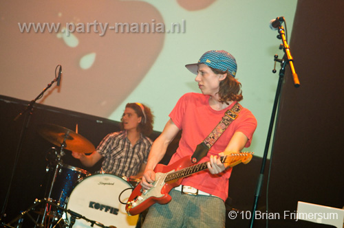 100320_034_apaert_partymania