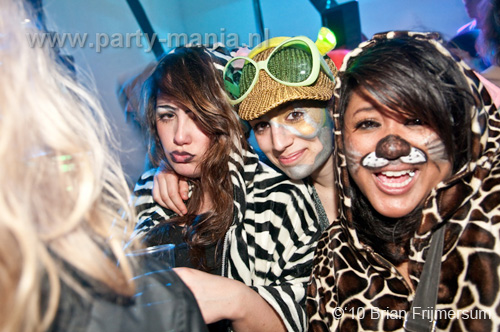 100325_084_bakk_partymania