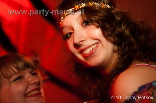 100326_044_bakk_partymania