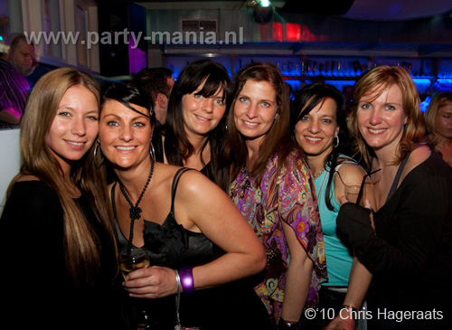100326_050_expats_disco_partymania