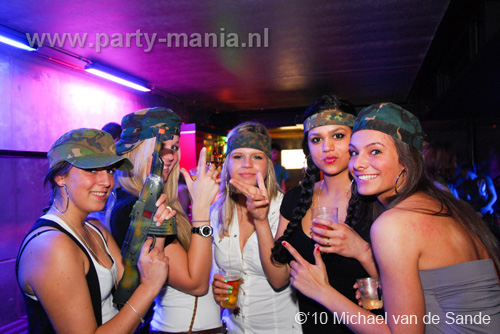 100320_031_ex_porn_star_partymania