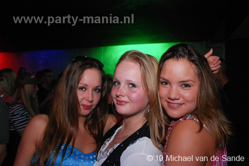 100320_045_ex_porn_star_partymania