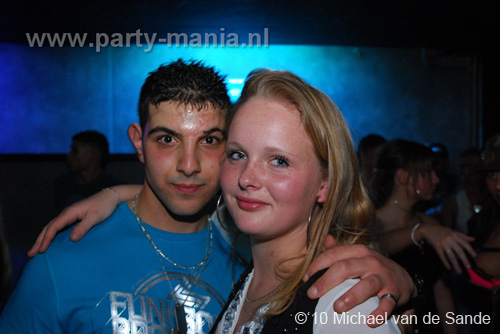 100320_093_ex_porn_star_partymania