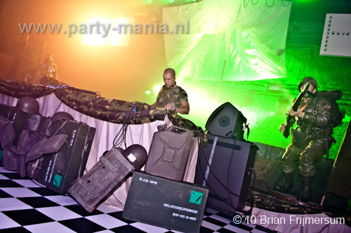 100327_074_ex_porn_star_partymania