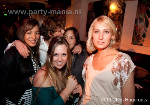 100401_086_mcissy_bday_base_square_partymania