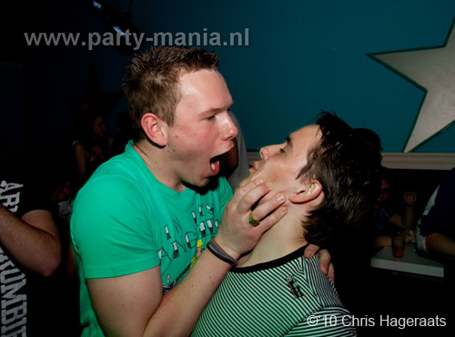 100402_029_i_love_college_partymania