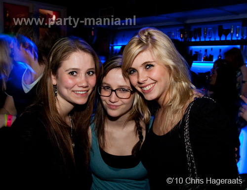 100402_035_i_love_college_partymania