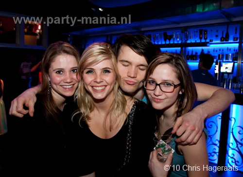 100402_036_i_love_college_partymania