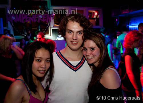 100402_037_i_love_college_partymania