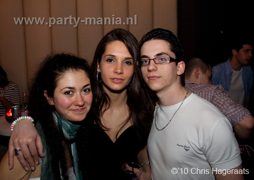 100402_042_i_love_college_partymania