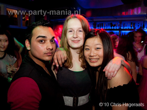 100402_057_i_love_college_partymania