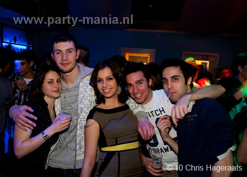 100402_079_i_love_college_partymania