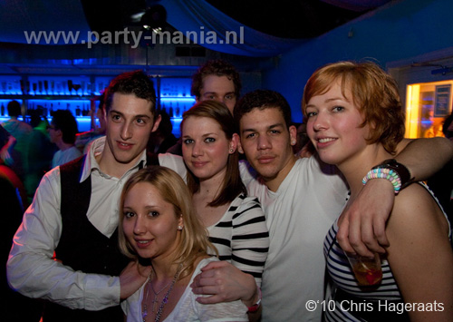 100402_090_i_love_college_partymania