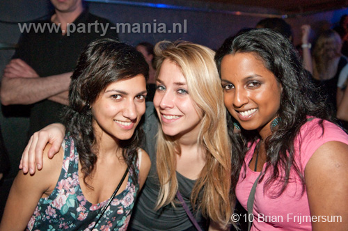 100404_011_michel_de_hey_partymania