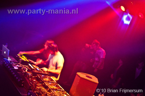 100404_030_michel_de_hey_partymania