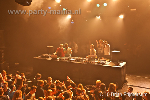 100404_052_michel_de_hey_partymania
