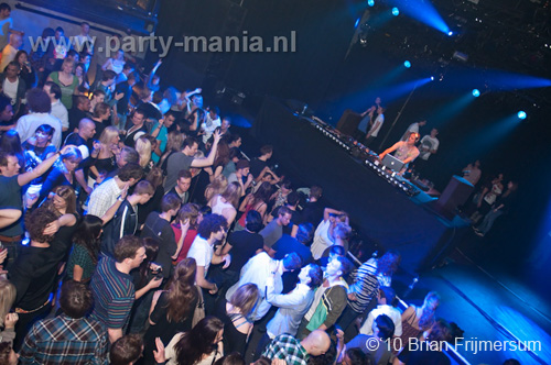 100404_055_michel_de_hey_partymania