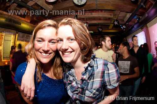 100416_015_hier_en_toen_partymania