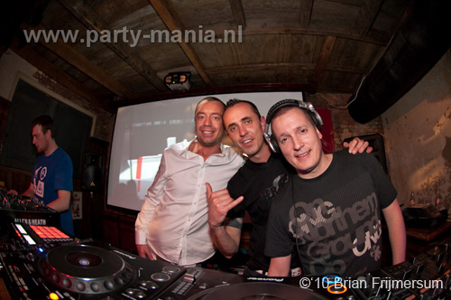 100416_024_hier_en_toen_partymania