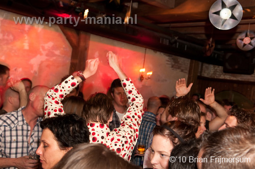 100416_038_hier_en_toen_partymania