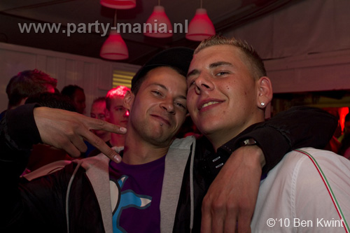 100424_043_los_partymania