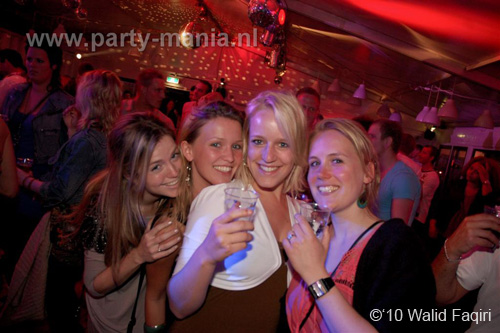 100424_034_los_partymania