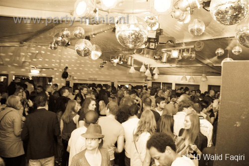 100424_076_los_partymania