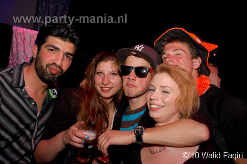 100429_018_paard_partymania