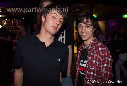 100506_010_paard_no_partymania