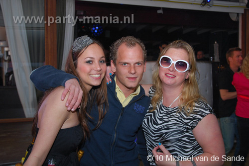 100509_076_lovely_partymania