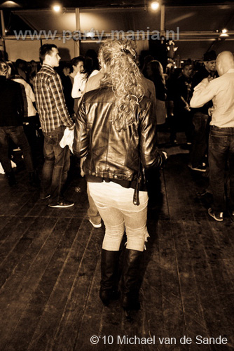 100509_137_lovely_partymania