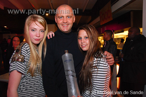 100509_151_lovely_partymania