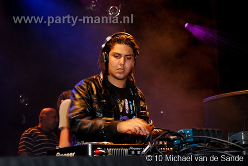 100512_001_darkraver_partymania