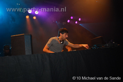 100512_008_darkraver_partymania