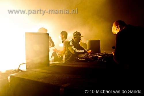 100512_014_darkraver_partymania