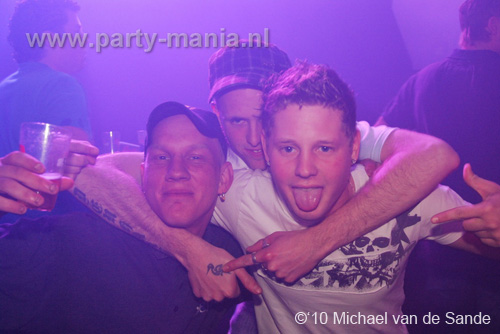 100512_032_darkraver_partymania