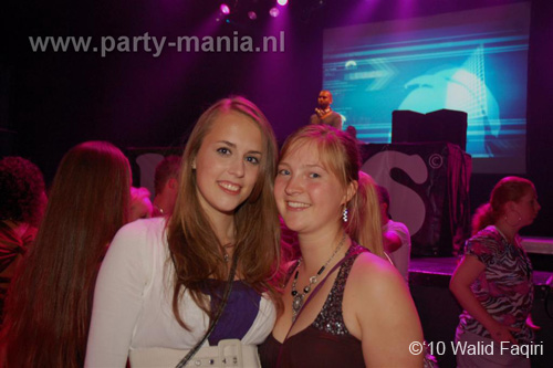 100522_003_los_partymania