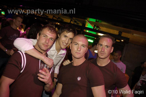 100522_007_los_partymania