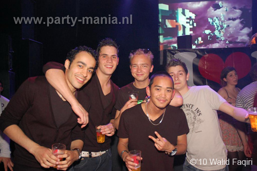 100522_008_los_partymania