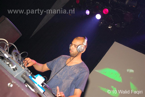 100522_013_los_partymania