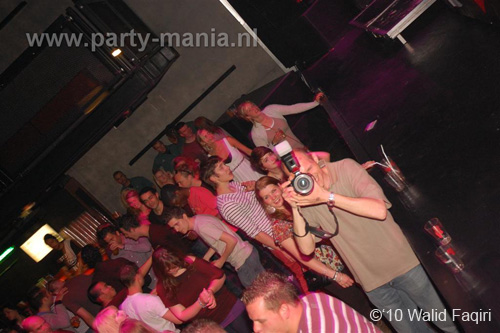 100522_014_los_partymania