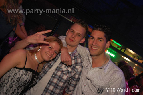 100522_019_los_partymania