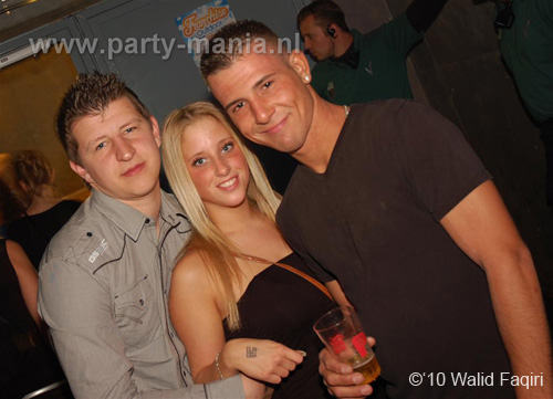 100522_020_los_partymania