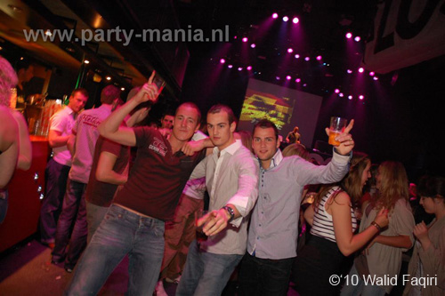 100522_023_los_partymania