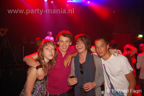 100522_028_los_partymania