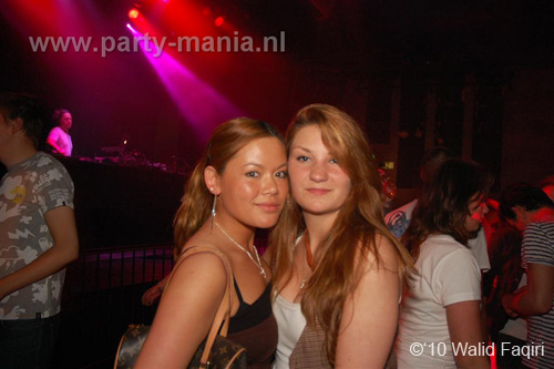 100522_037_los_partymania